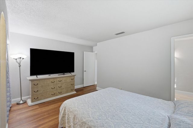 1839 Sherwood Lane, Carrollton, TX 75006