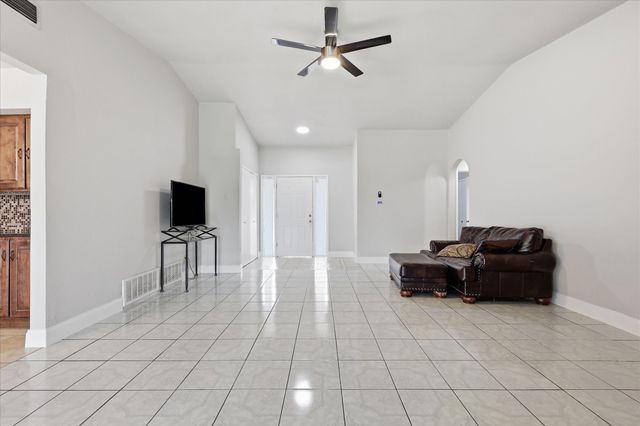 1839 Sherwood Lane, Carrollton, TX 75006
