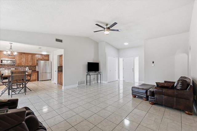 1839 Sherwood Lane, Carrollton, TX 75006