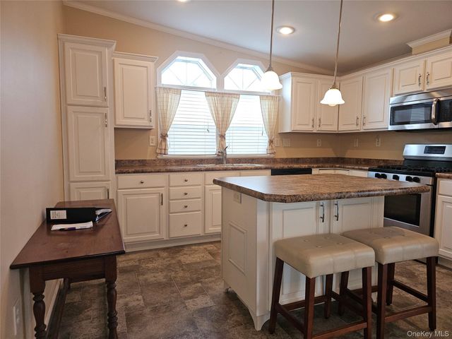 32 Hidden Valley Drive, Middletown, NY 10941