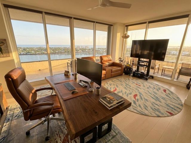 100 Lakeshore Drive T51, North Palm Beach, FL 33408
