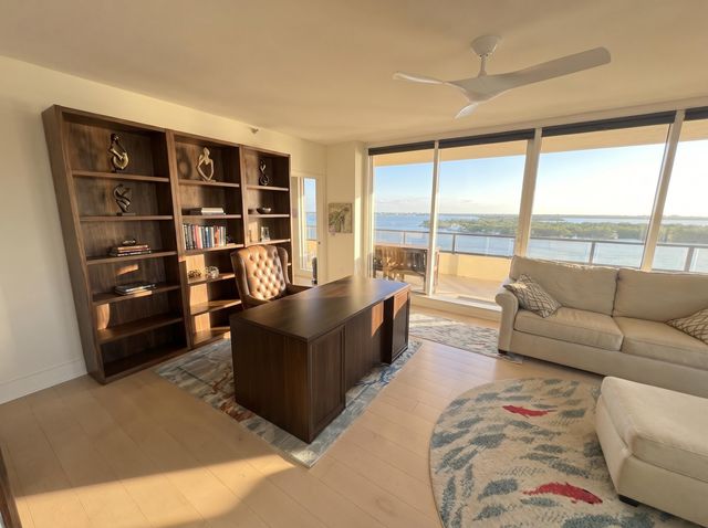 100 Lakeshore Drive T51, North Palm Beach, FL 33408