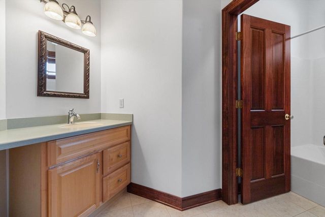 145 Victoria CIRCLE, Union Grove, WI 53182