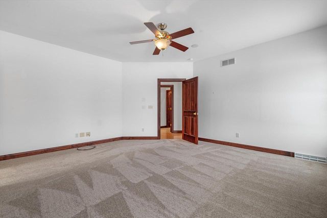 145 Victoria CIRCLE, Union Grove, WI 53182