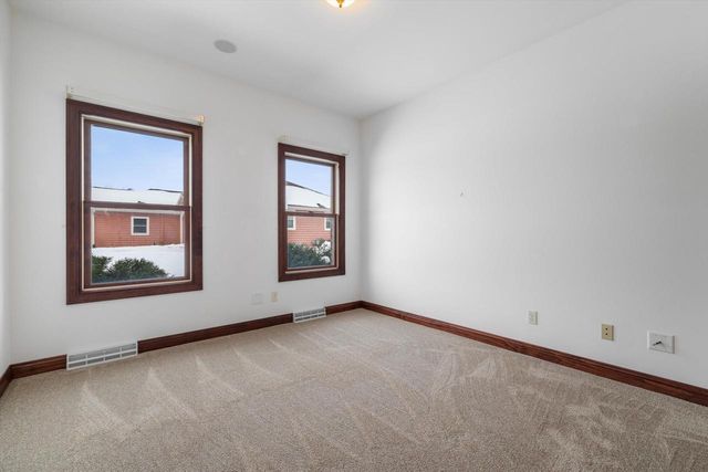 145 Victoria CIRCLE, Union Grove, WI 53182