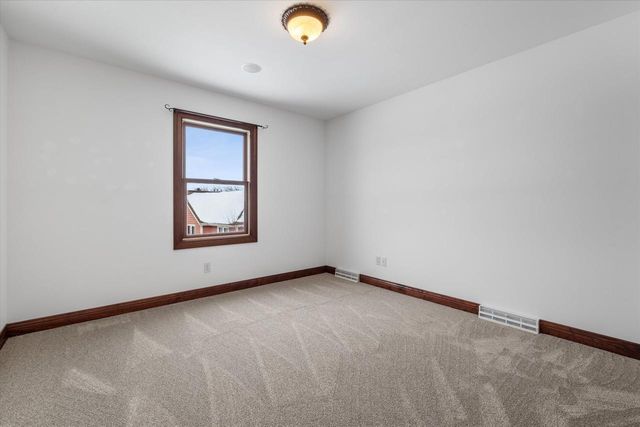 145 Victoria CIRCLE, Union Grove, WI 53182