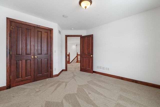 145 Victoria CIRCLE, Union Grove, WI 53182