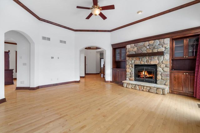 145 Victoria CIRCLE, Union Grove, WI 53182