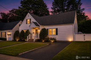 23 Mayfield Place, Metuchen, NJ 08840