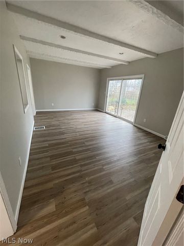 1663 Lyndhurst, Lyndhurst, OH 44124