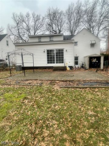 1663 Lyndhurst, Lyndhurst, OH 44124