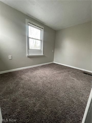 1663 Lyndhurst, Lyndhurst, OH 44124