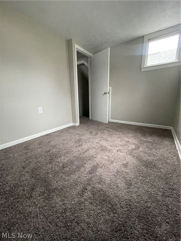 1663 Lyndhurst, Lyndhurst, OH 44124