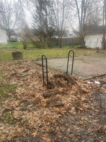 1663 Lyndhurst, Lyndhurst, OH 44124