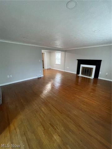 1663 Lyndhurst, Lyndhurst, OH 44124