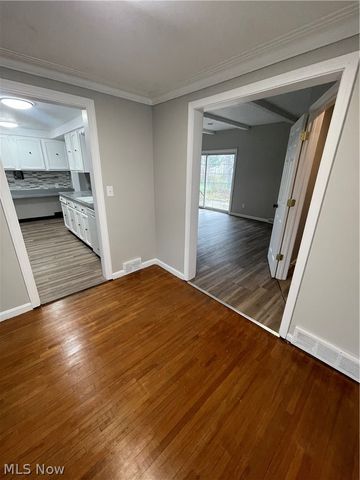 1663 Lyndhurst, Lyndhurst, OH 44124