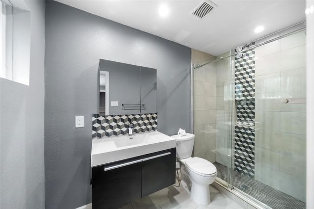 311 Hawthorne Street 16, Houston, TX 77006