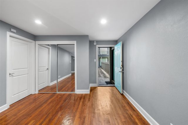 311 Hawthorne Street 16, Houston, TX 77006