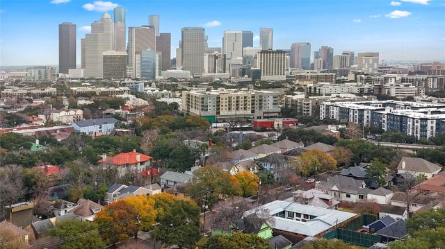 311 Hawthorne Street 16, Houston, TX 77006