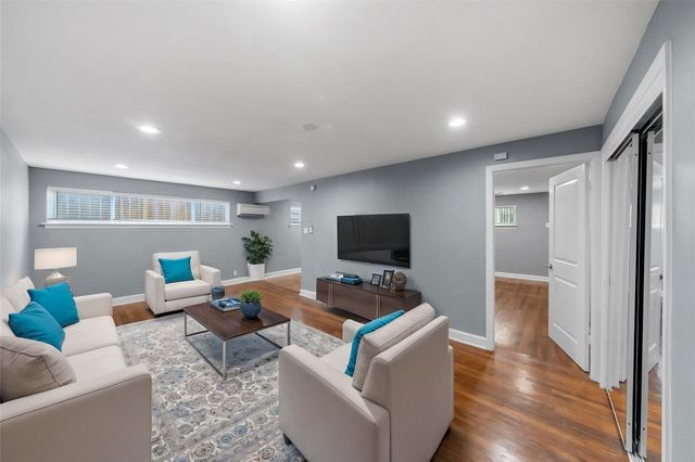 311 Hawthorne Street 16, Houston, TX 77006