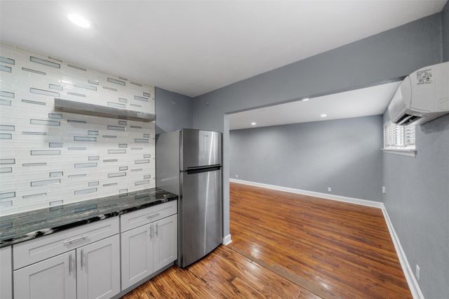 311 Hawthorne Street 16, Houston, TX 77006