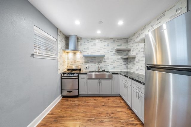 311 Hawthorne Street 16, Houston, TX 77006