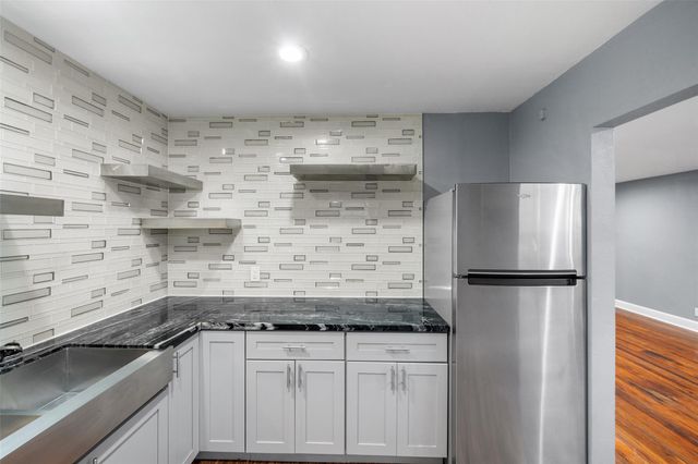 311 Hawthorne Street 16, Houston, TX 77006