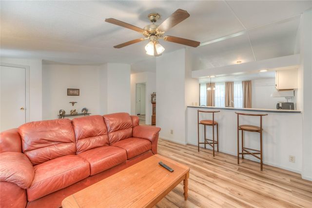 194 Mule Deer Trail, Onalaska, TX 77360