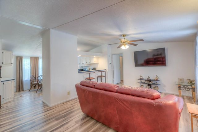 194 Mule Deer Trail, Onalaska, TX 77360