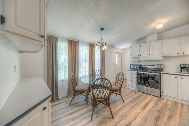 194 Mule Deer Trail, Onalaska, TX 77360