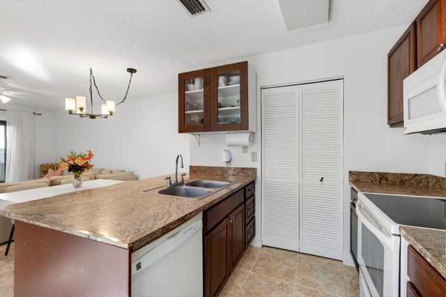 22380 Pineapple Walk Drive, Boca Raton, FL 33433