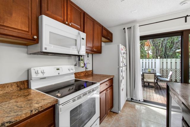 22380 Pineapple Walk Drive, Boca Raton, FL 33433