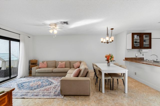 22380 Pineapple Walk Drive, Boca Raton, FL 33433