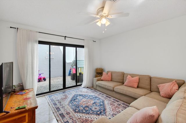 22380 Pineapple Walk Drive, Boca Raton, FL 33433