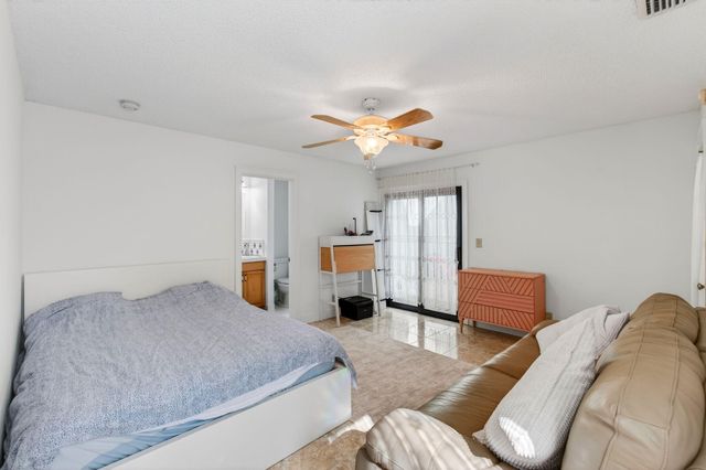 22380 Pineapple Walk Drive, Boca Raton, FL 33433