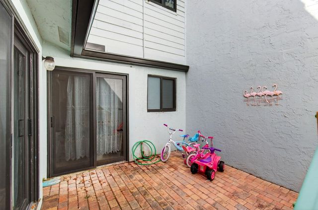 22380 Pineapple Walk Drive, Boca Raton, FL 33433