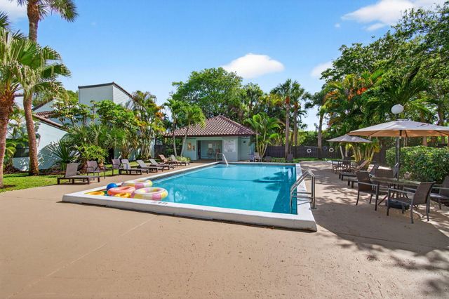 22380 Pineapple Walk Drive, Boca Raton, FL 33433