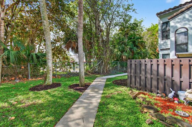 22380 Pineapple Walk Drive, Boca Raton, FL 33433