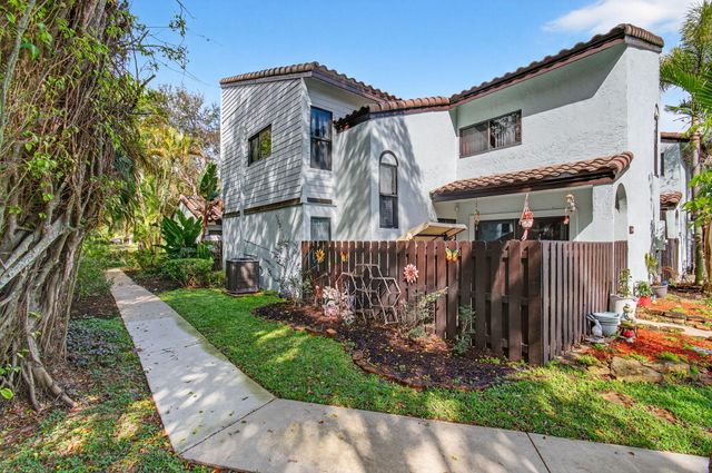 22380 Pineapple Walk Drive, Boca Raton, FL 33433