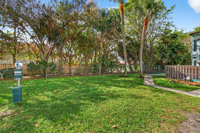 22380 Pineapple Walk Drive, Boca Raton, FL 33433
