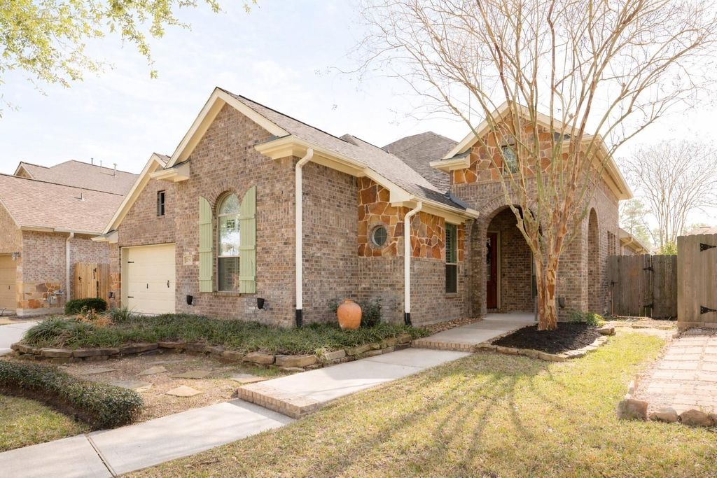27515 Chris Ridge Court, Spring, TX 77386