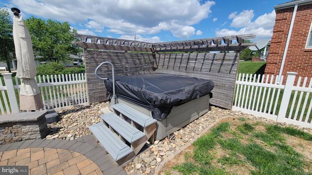 1227 GRAND LEGACY DR, Hagerstown, MD 21740