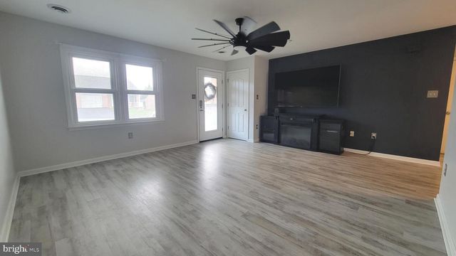 1227 GRAND LEGACY DR, Hagerstown, MD 21740