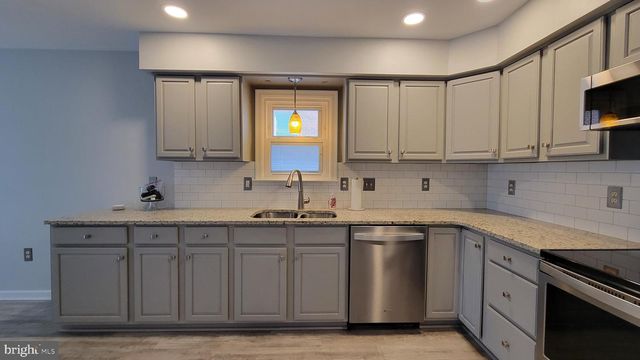 1227 GRAND LEGACY DR, Hagerstown, MD 21740