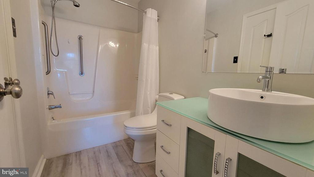 Image 11 of property listing at 1227 GRAND LEGACY DR, Hagerstown, MD 21740