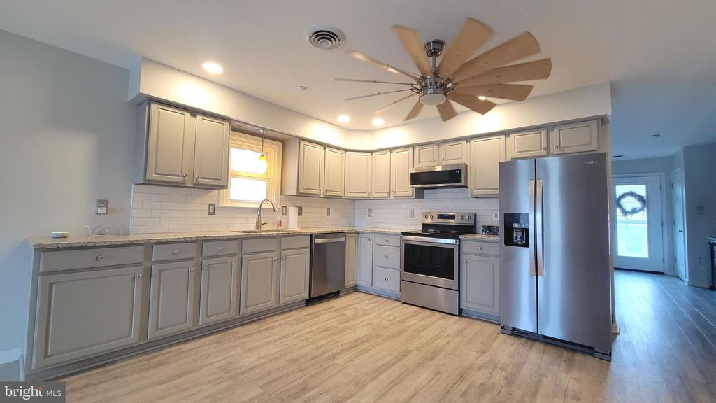 Image 3 of property listing at 1227 GRAND LEGACY DR, Hagerstown, MD 21740