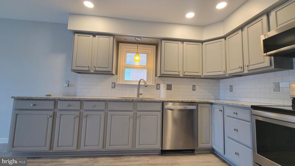 Image 5 of property listing at 1227 GRAND LEGACY DR, Hagerstown, MD 21740