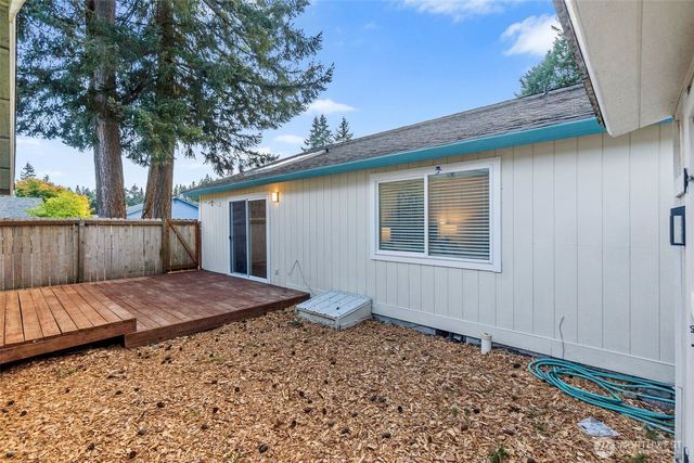 549 Malibu Drive SE, Lacey, WA 98503