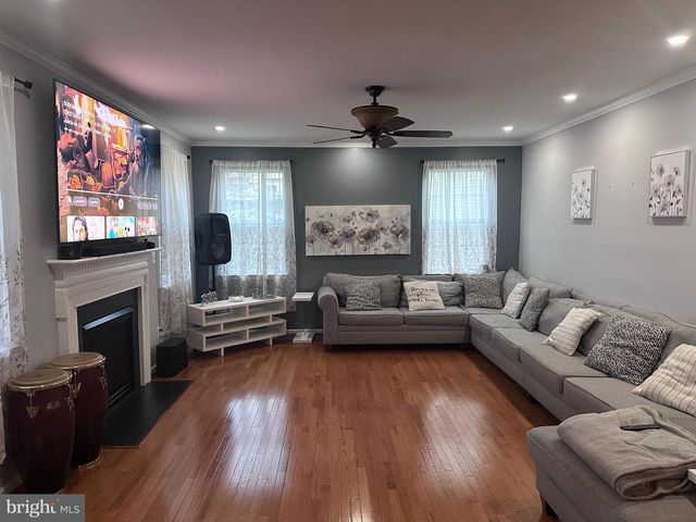 6949 HERITAGE XING, Glen Burnie, MD 21060