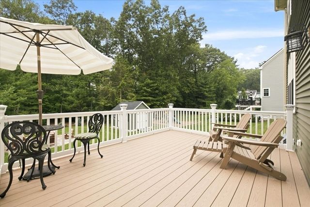 2A Thayer Farm Rd, Attleboro, MA 02703
